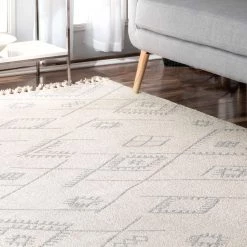 NuLOOM Gwendoline Modern Tribal Tassel