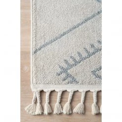 NuLOOM Gwendoline Modern Tribal Tassel