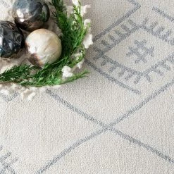 NuLOOM Gwendoline Modern Tribal Tassel