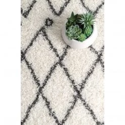 NuLOOM Lizzie Diamond Shag