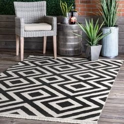 NuLOOM Rayne Diamond Fringe Indoor/Outdoor Area Rug New Arrivals