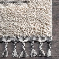 NuLOOM Remington Shaggy Bordered Tribal Medium