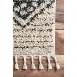 NuLOOM Janna Geometric Striped Tassel Rug