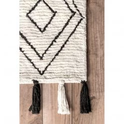 NuLOOM Lisha Moroccan Diamond Tassel