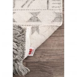 NuLOOM Tammie Tassel Rug