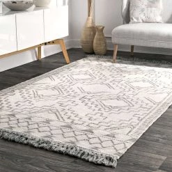 NuLOOM Tammie Tassel Rug
