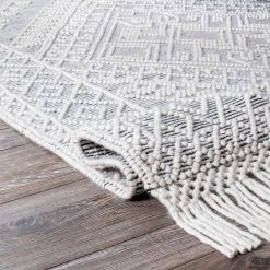 NuLOOM Tenley Hand Woven Wool Transitional Tassels