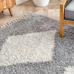 NuLOOM Medium Eliana Simply Diamonds Shag