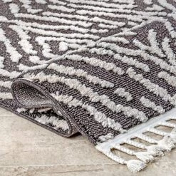 NuLOOM Makayla Shaggy Abstract Diamonds Tassel