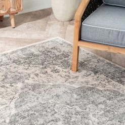 NuLOOM Medium Promise Ornate Medallion Area Rug