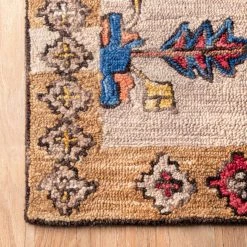 NuLOOM Medium Kaliyah Ivied Gemstone Medallion