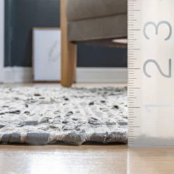 NuLOOM Jasonna Leather Tribal Flatweave