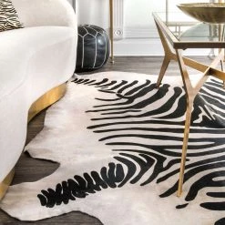 NuLOOM Medium Hand Made Striped Cowhide