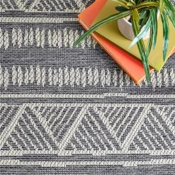 NuLOOM New Arrivals Maia Striped Tribal Indoor/Outdoor Area Rug