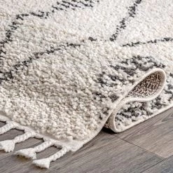 NuLOOM Finley Diamond Helix Tassel