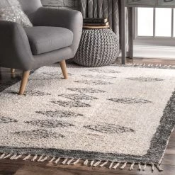 NuLOOM Hand Loomed Rosa Tassel Rug Area Rug New Arrivals