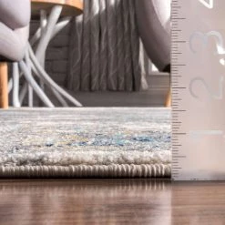 NuLOOM Distressed Diamond Medallion Delena