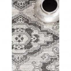 NuLOOM Vintage Cecily Area Rug
