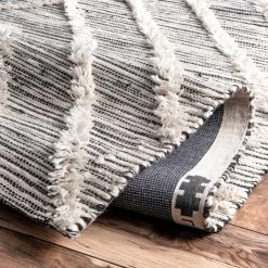 NuLOOM Hand Woven Diamond Jenna