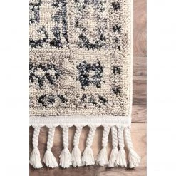 NuLOOM Nadine Persian Tassel Rug