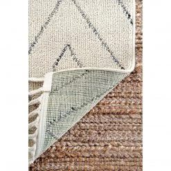 NuLOOM Small Jenny Trellis Tassel Rug