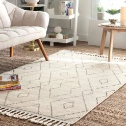 NuLOOM Small Jenny Trellis Tassel Rug