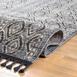 NuLOOM Chenoa Striped Tribal Tassel