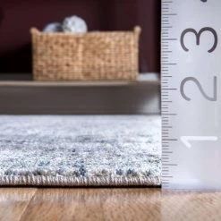 NuLOOM Judith Shrouded Medallion