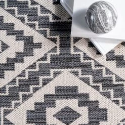 NuLOOM Thea Geometric Aztec Cotton Area Rug