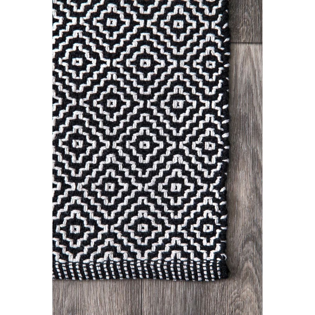 NuLOOM Hand Loomed Lorretta Area Rug Contemporary 3 NuLOOM Hand Loomed Lorretta Area Rug Contemporary