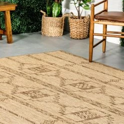 NuLOOM Claudia Tribal Striped Indoor/Outdoor Area Rug New Arrivals