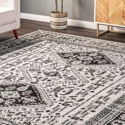 NuLOOM New Arrivals Emily Traditional Medallion Area Rug