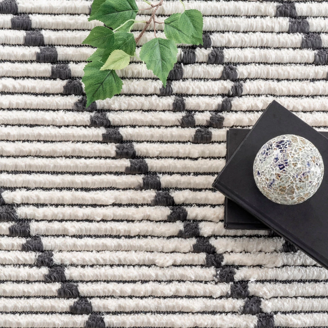 NuLOOM New Arrivals Lara Diamond Fringed Area Rug 6 NuLOOM New Arrivals Lara Diamond Fringed Area Rug