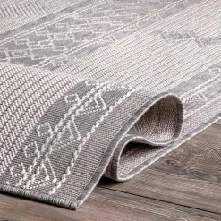 NuLOOM New Arrivals Leigh Ethnic Stripes Indoor/Outdoor Area Rug