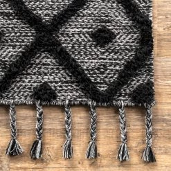 NuLOOM Hand Loomed Trellis Tassel Jinny Area Rug