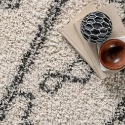 NuLOOM Kayla Moroccan Abstract Tassel Rug