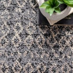 NuLOOM Elodie Distressed Diamonds Area Rug