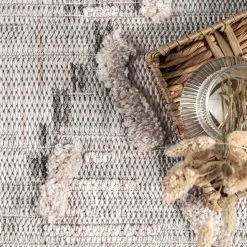 NuLOOM Marni Bohemian Diamond Knotted Tasseled Area Rug