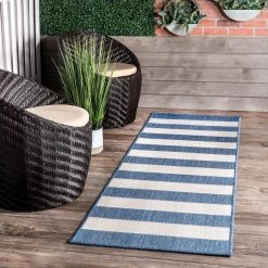 NuLOOM Alexis Striped Indoor/Outdoor Area Rug New Arrivals