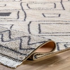 NuLOOM Kenley Spotted Diamonds