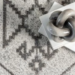 NuLOOM Kyleigh Machine Washable Southwestern Area Rug