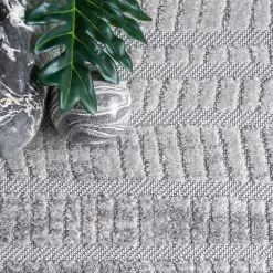 NuLOOM Danna Textured Stripe Indoor/Outdoor Area Rug