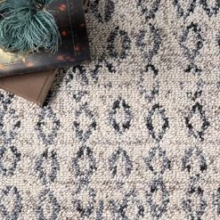 NuLOOM New Arrivals Claudia Diamond Tassel Area Rug