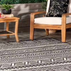 NuLOOM Abbey Tribal Striped Indoor/Outdoor Area Rug