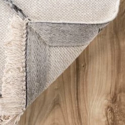 NuLOOM Moira Tribal Flatweave Tassel Area Rug