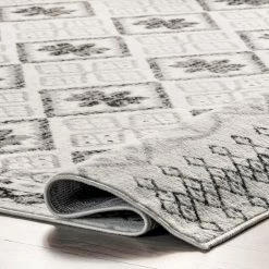 NuLOOM New Arrivals Vanessa Tribal Motif Geometric Trellis Area Rug