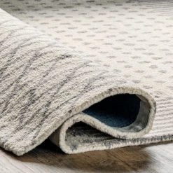 NuLOOM Maggie Hand Tufted Wool Polka Dot Stripe Area Rug