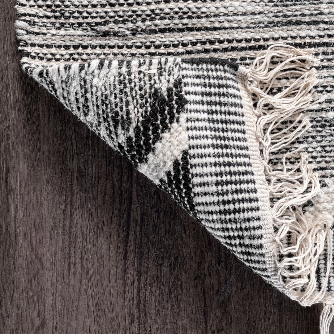 NuLOOM Savannah Moroccan Fringe Area Rug 7 NuLOOM Savannah Moroccan Fringe Area Rug