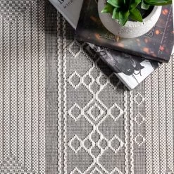 NuLOOM New Arrivals Leigh Ethnic Stripes Indoor/Outdoor Area Rug