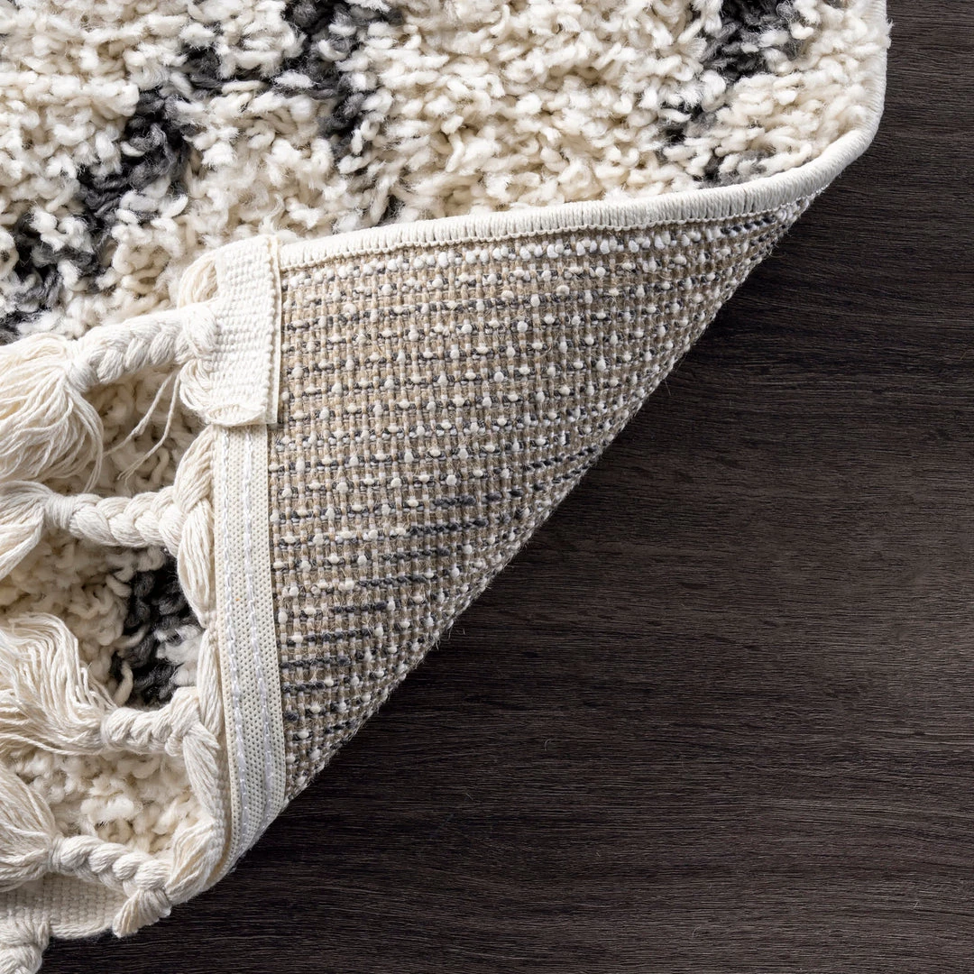 NuLOOM Nieves Moroccan Diamond Tassel Area Rug 7 NuLOOM Nieves Moroccan Diamond Tassel Area Rug